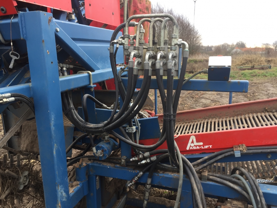 5197 Asa-Lift Combi 1000 carrot harvester