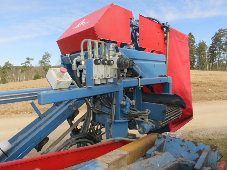 5197 Asa-Lift Combi 1000 carrot harvester