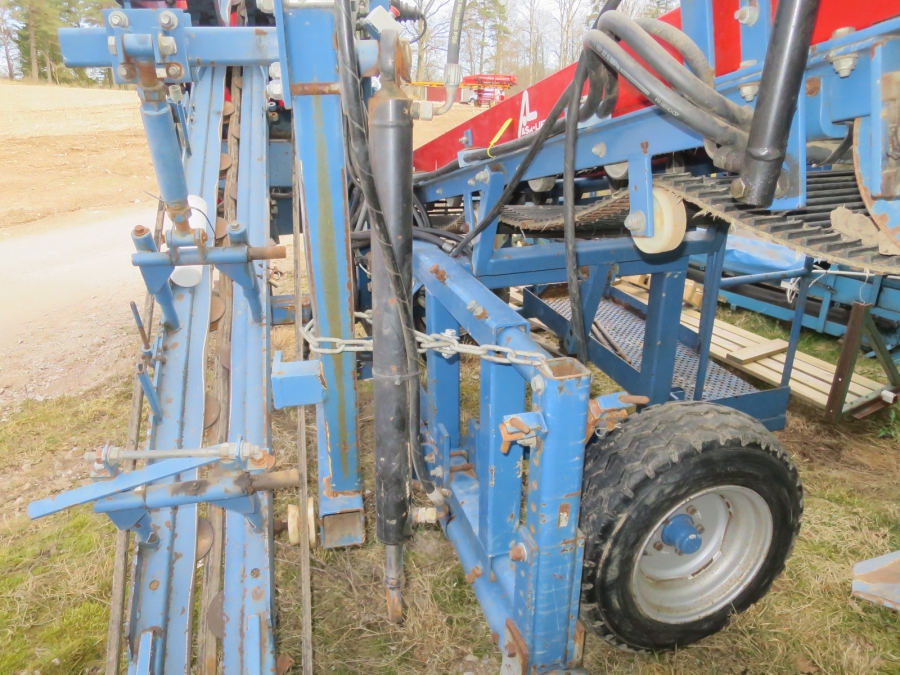 5197 Asa-Lift Combi 1000 carrot harvester