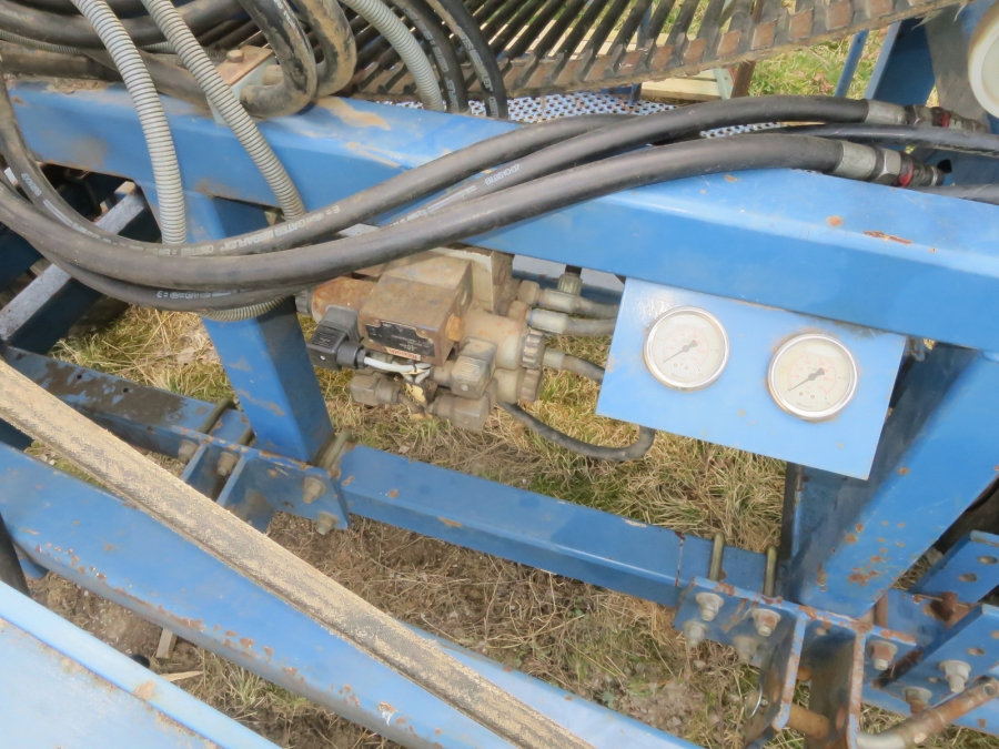 5197 Asa-Lift Combi 1000 carrot harvester