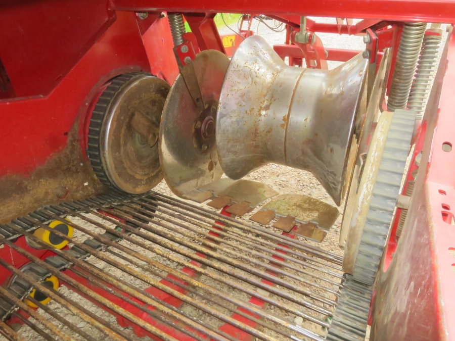 5204 Grimme SE85-55 potato harvester