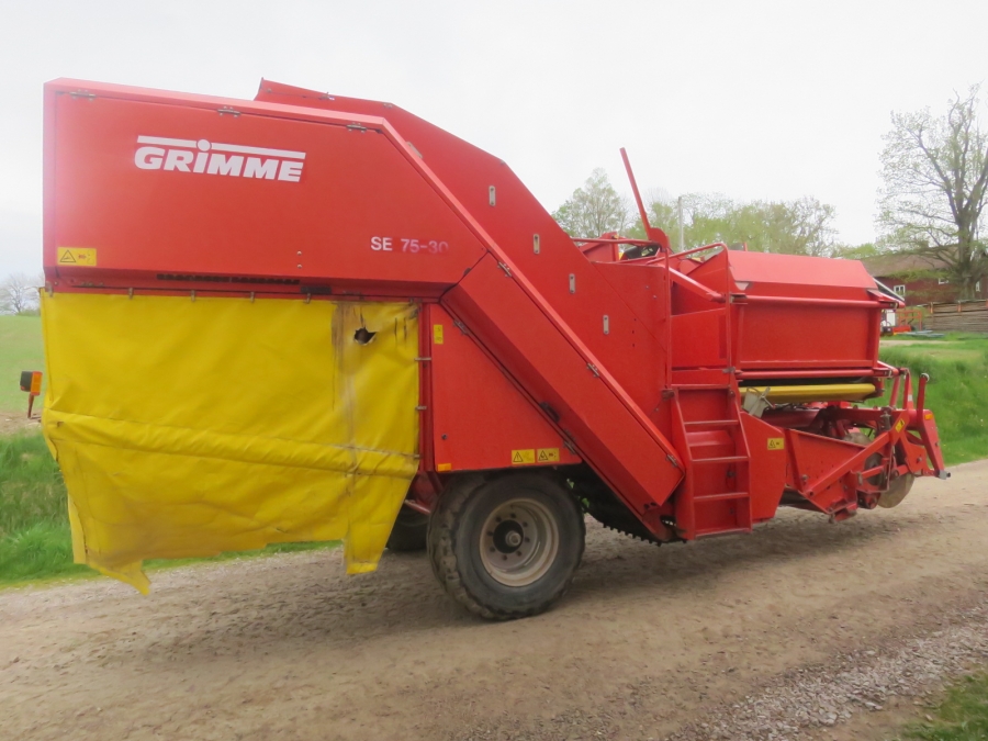 5209 Grimme SE 75-30 potato harvester
