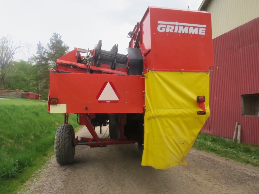 5209 Grimme SE 75-30 potato harvester