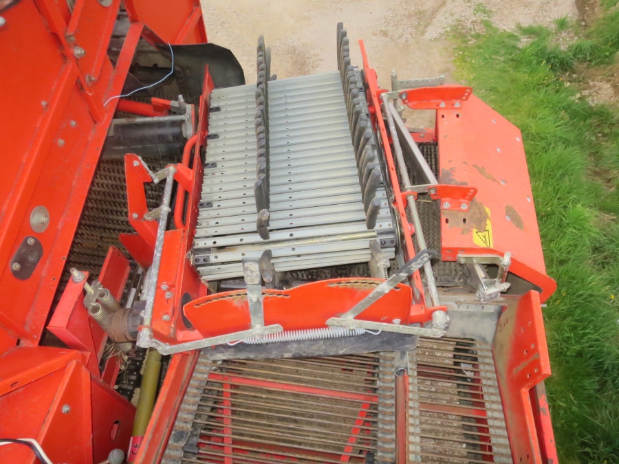 5209 Grimme SE 75-30 potato harvester