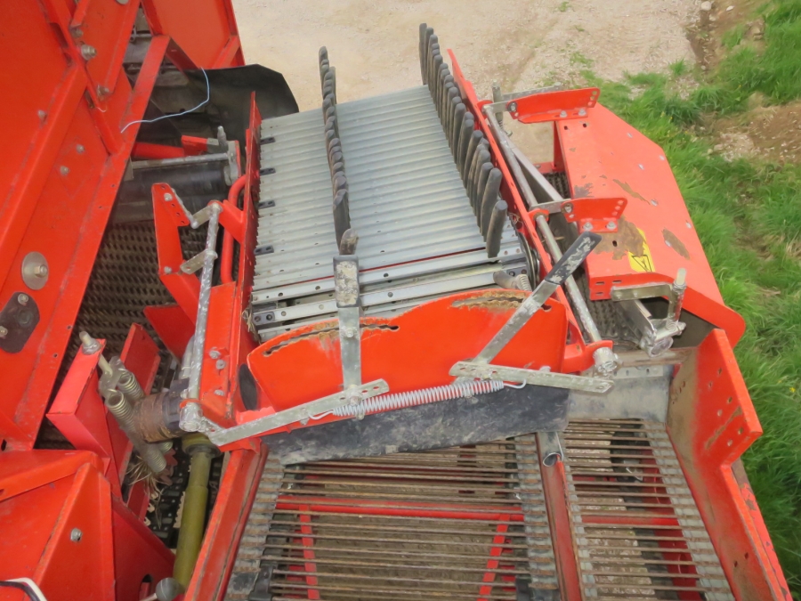 5209 Grimme SE 75-30 potato harvester