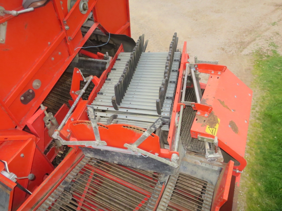 5209 Grimme SE 75-30 potato harvester