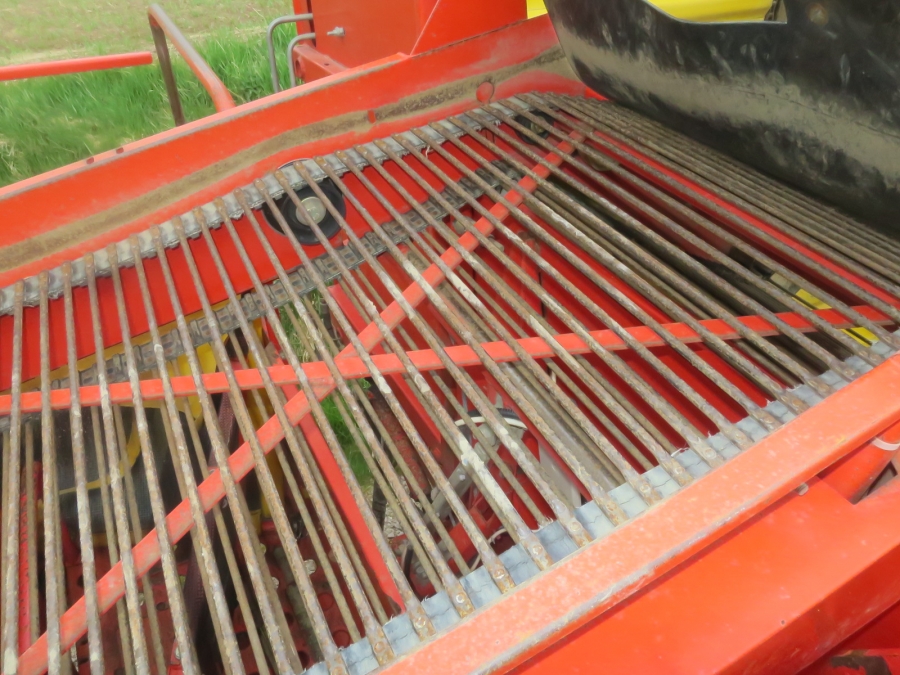 5209 Grimme SE 75-30 potato harvester