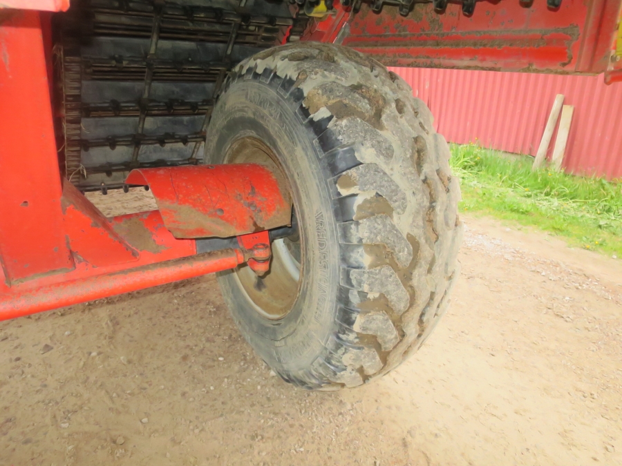 5209 Grimme SE 75-30 potato harvester