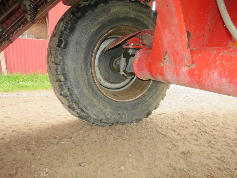 5209 Grimme SE 75-30 potato harvester
