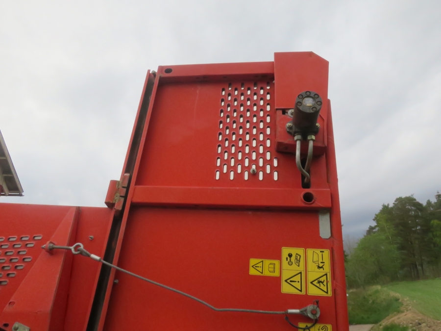 5209 Grimme SE 75-30 potato harvester