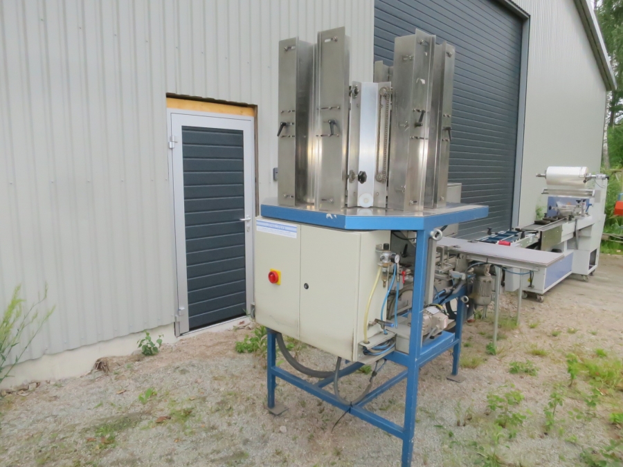 5224 RGD Mape flow pack with Upmatic tray feeder