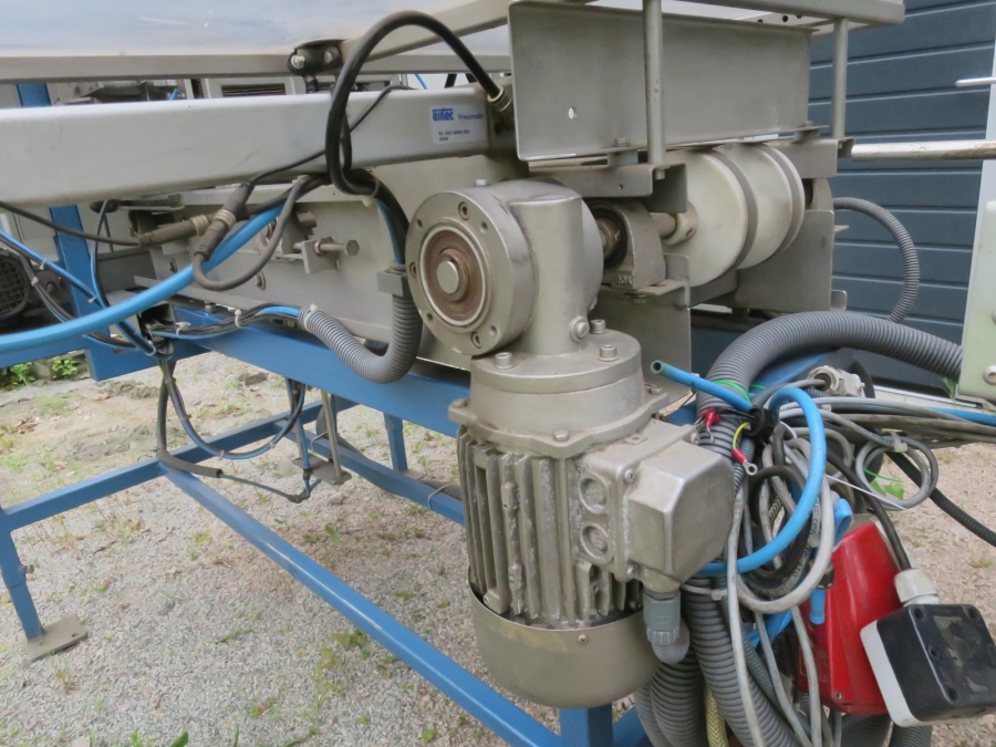 5224 RGD Mape flow pack with Upmatic tray feeder