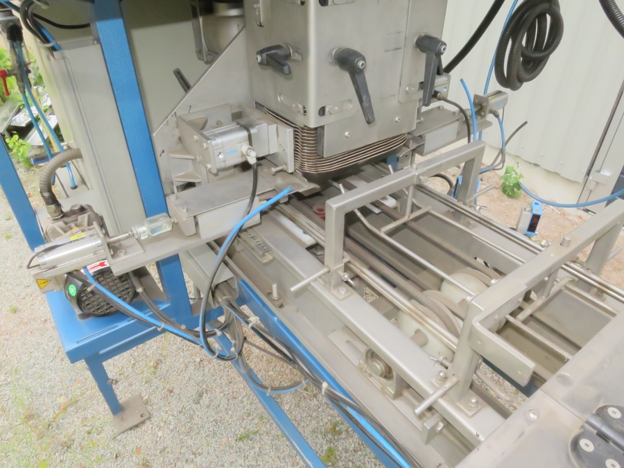 5224 RGD Mape flow pack with Upmatic tray feeder