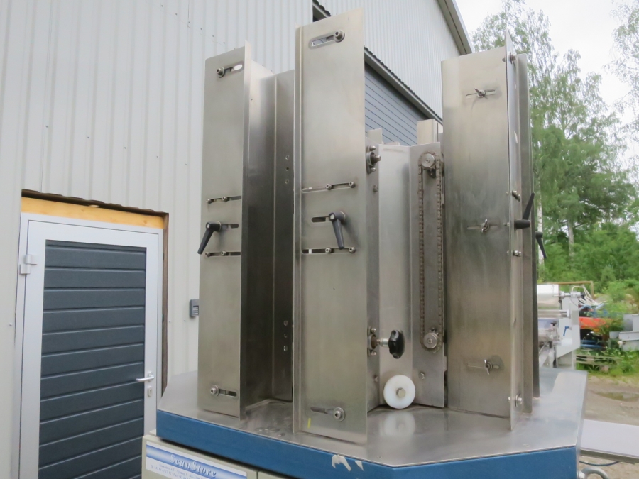 5224 RGD Mape flow pack with Upmatic tray feeder