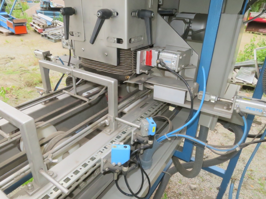 5224 RGD Mape flow pack with Upmatic tray feeder