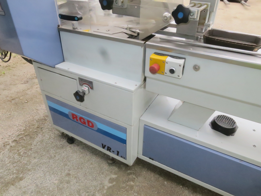 5224 RGD Mape flow pack with Upmatic tray feeder