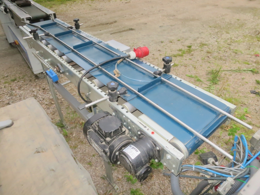 5224 RGD Mape flow pack with Upmatic tray feeder