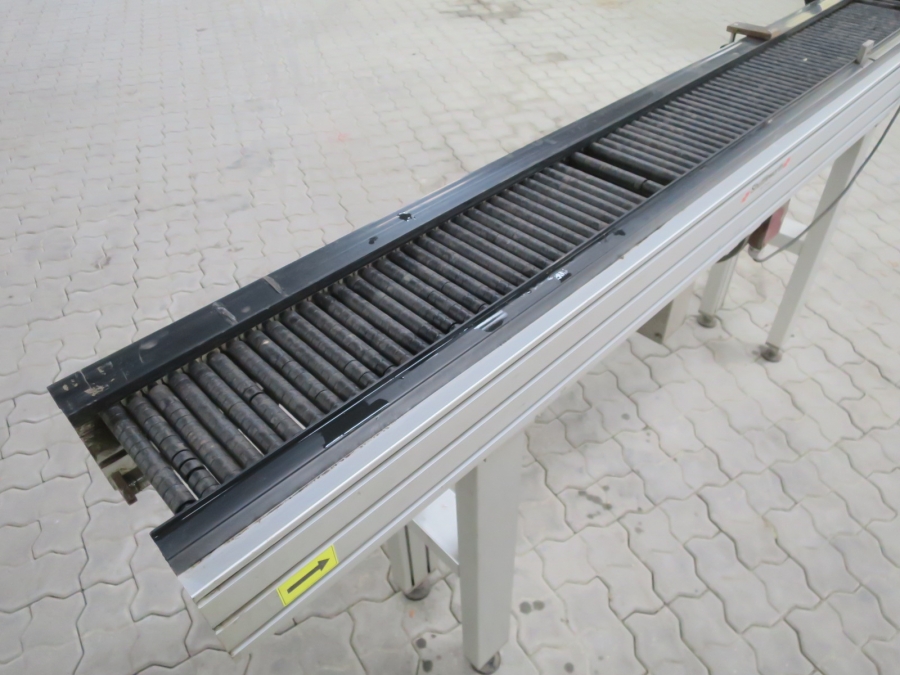5224 RGD Mape flow pack with Upmatic tray feeder