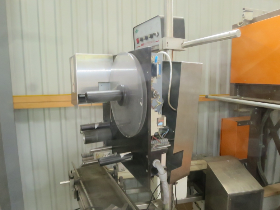 5224 RGD Mape flow pack with Upmatic tray feeder