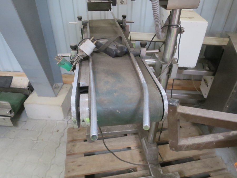 5224 RGD Mape flow pack with Upmatic tray feeder