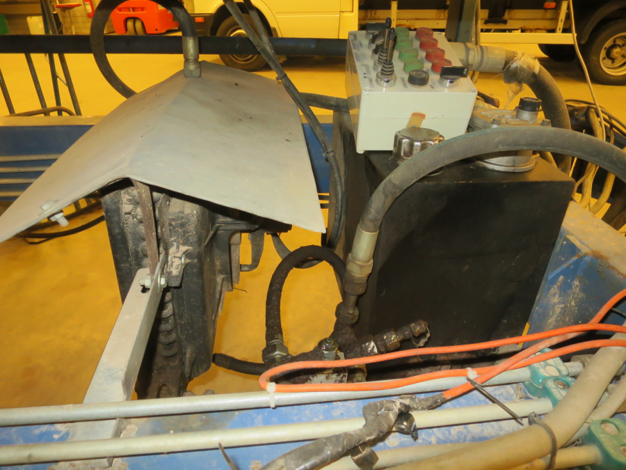 5277 Asa-Lift carrot harvester with bunker