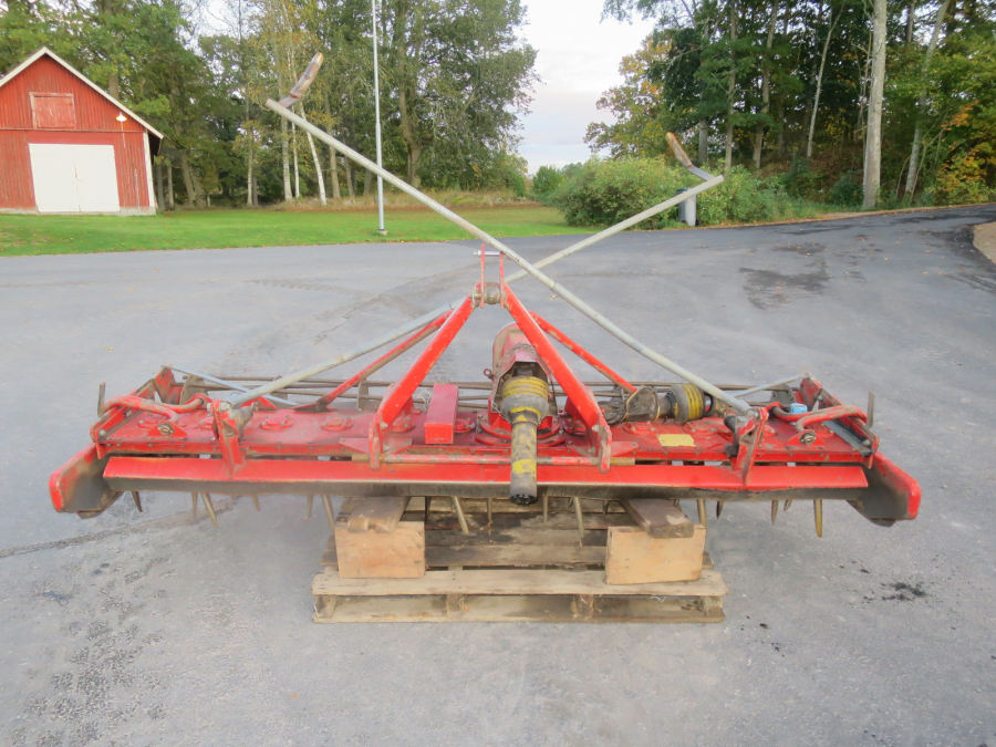 5284 Lely power harrow  rotavator 3 m.