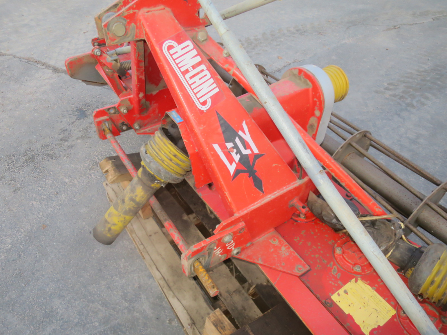 5284 Lely power harrow  rotavator 3 m.