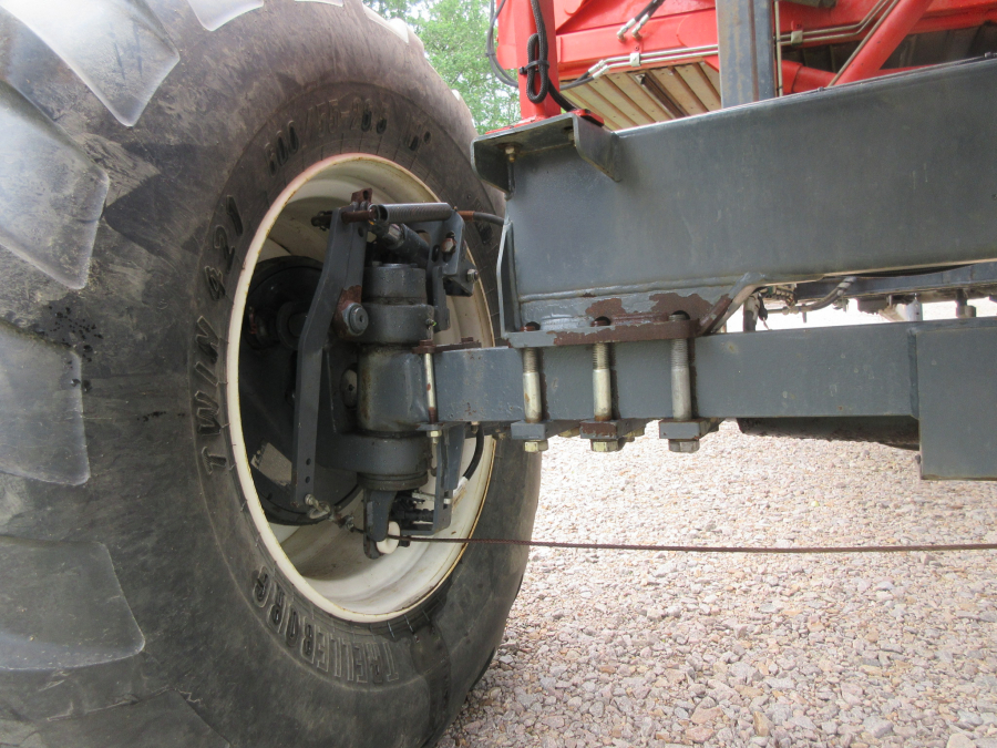 5287 Dewulf GBC carrot harvester with bunker