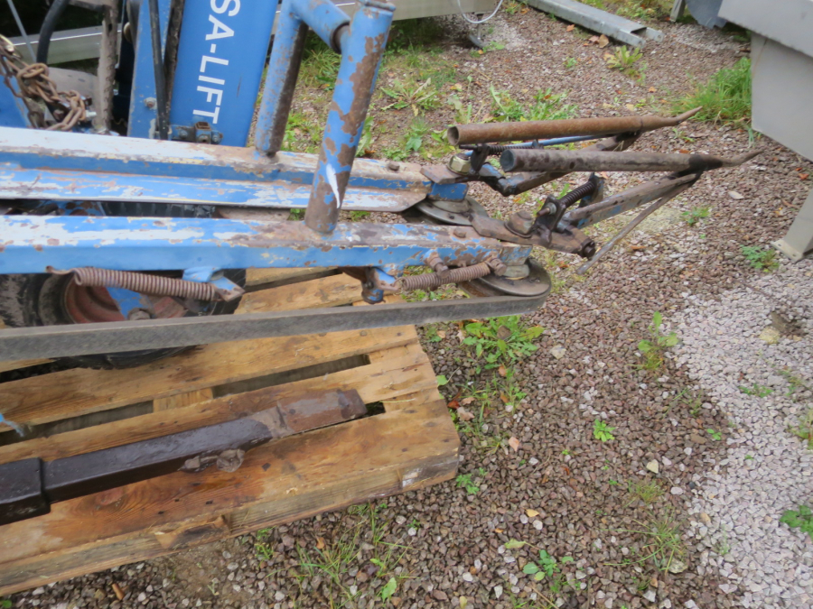 5290 Asa-Lift carrot harvester with elevator