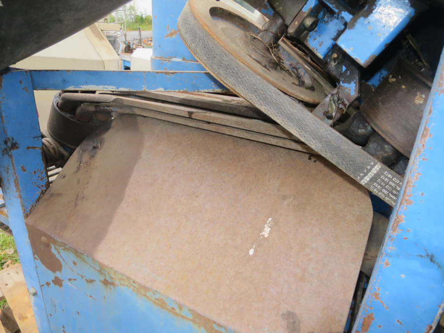 5290 Asa-Lift carrot harvester with elevator