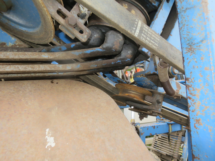 5290 Asa-Lift carrot harvester with elevator