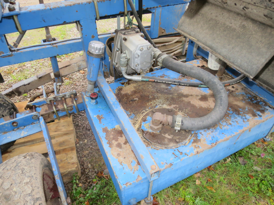 5290 Asa-Lift carrot harvester with elevator