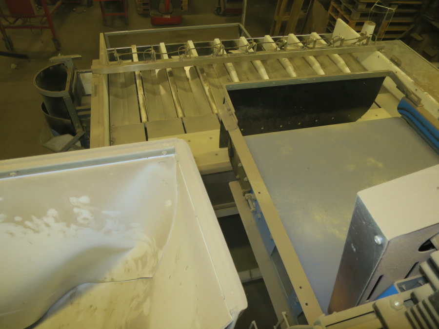 5324 EMVE BE6000 paper bagger with Newtec 2009XBG weigher