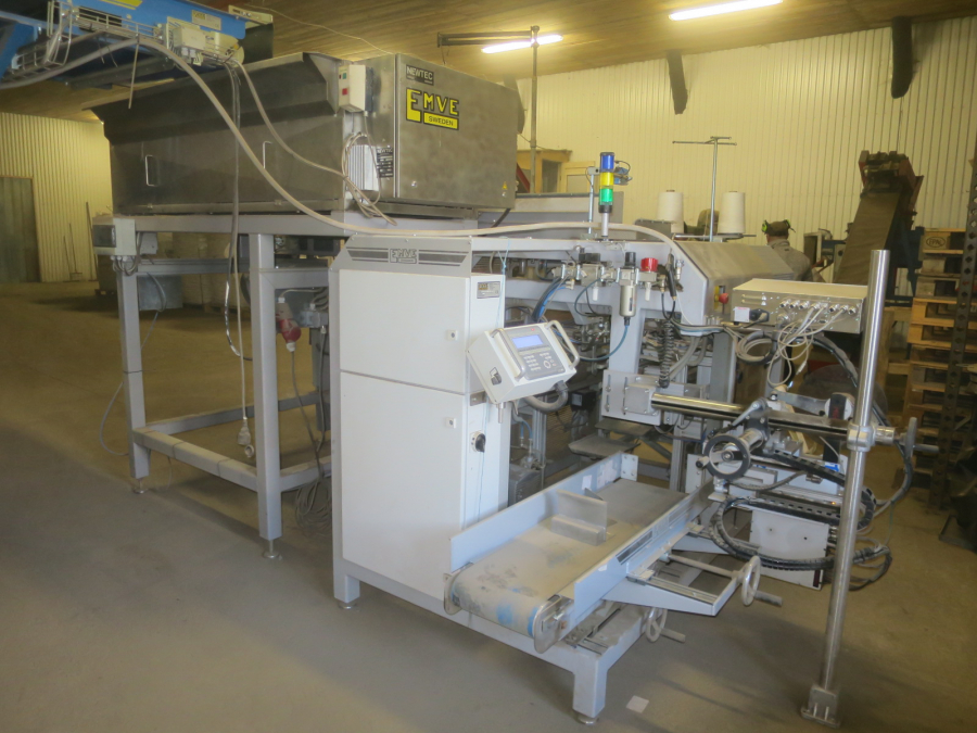5324 EMVE BE6000 paper bagger with Newtec 2009XBG weigher
