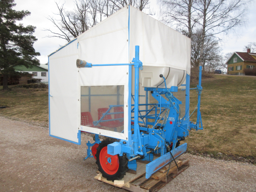 5345 Monosem super prefer transplanter 3 row for small trees, leek 