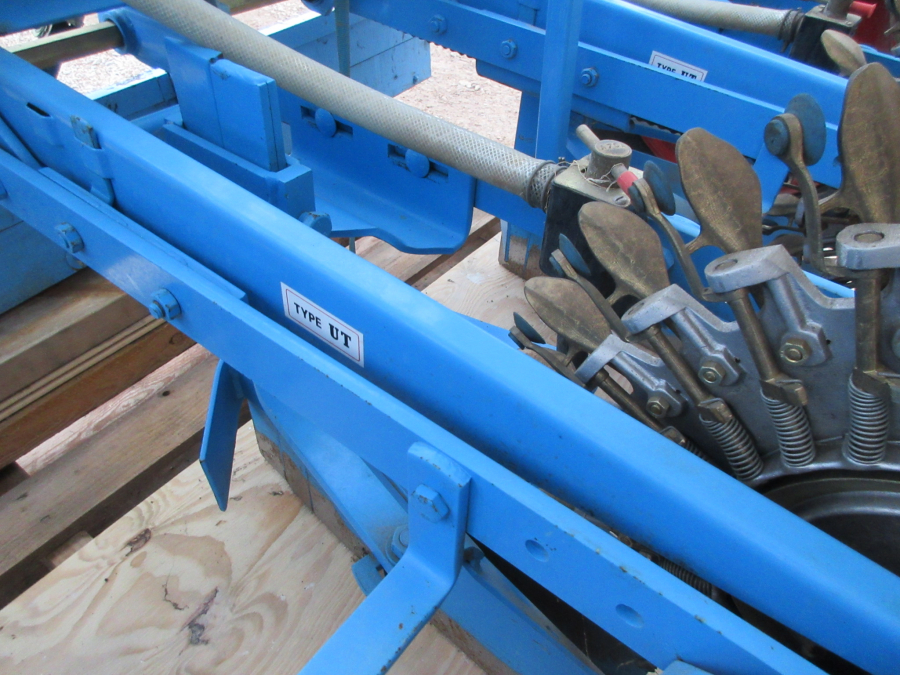5345 Monosem super prefer transplanter 3 row for small trees, leek 