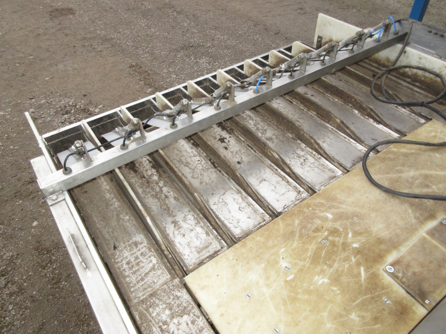 5346 Newtec 2009G computer weigher for carrots