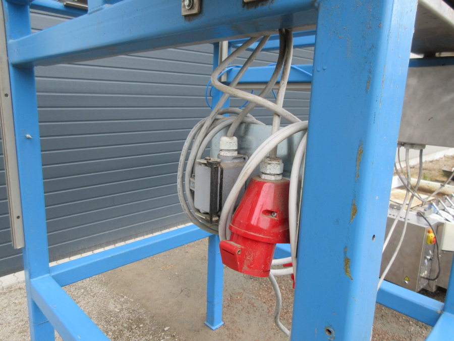 5346 Newtec 2009G computer weigher for carrots
