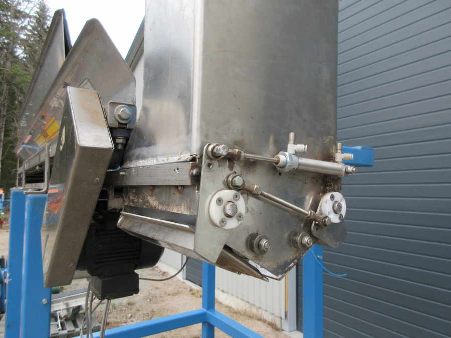 5346 Newtec 2009G computer weigher for carrots