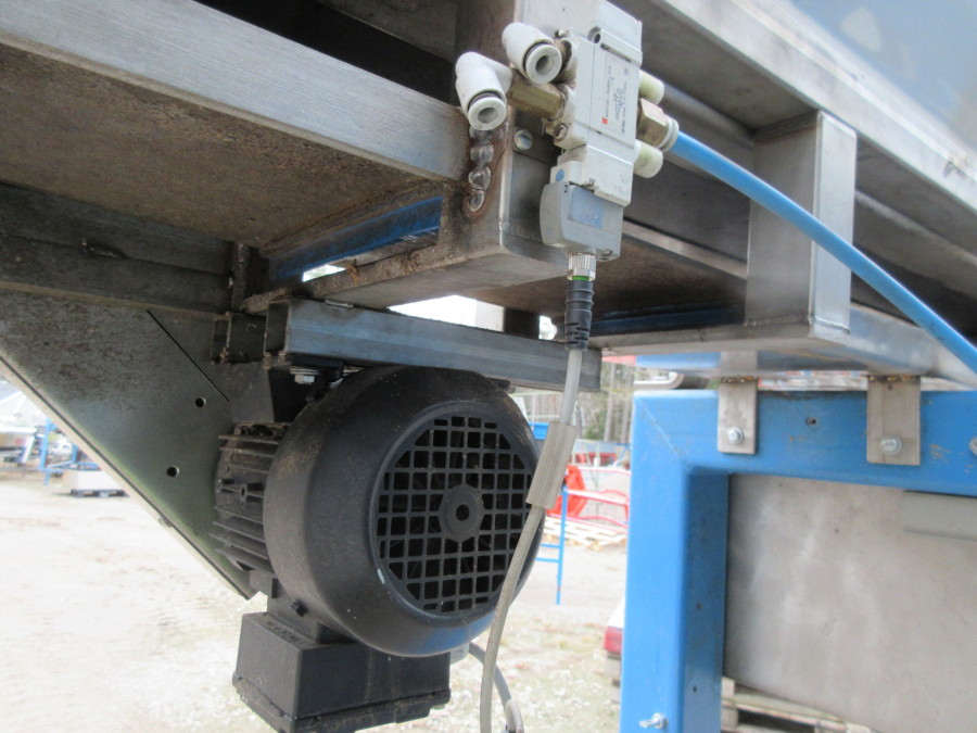 5346 Newtec 2009G computer weigher for carrots