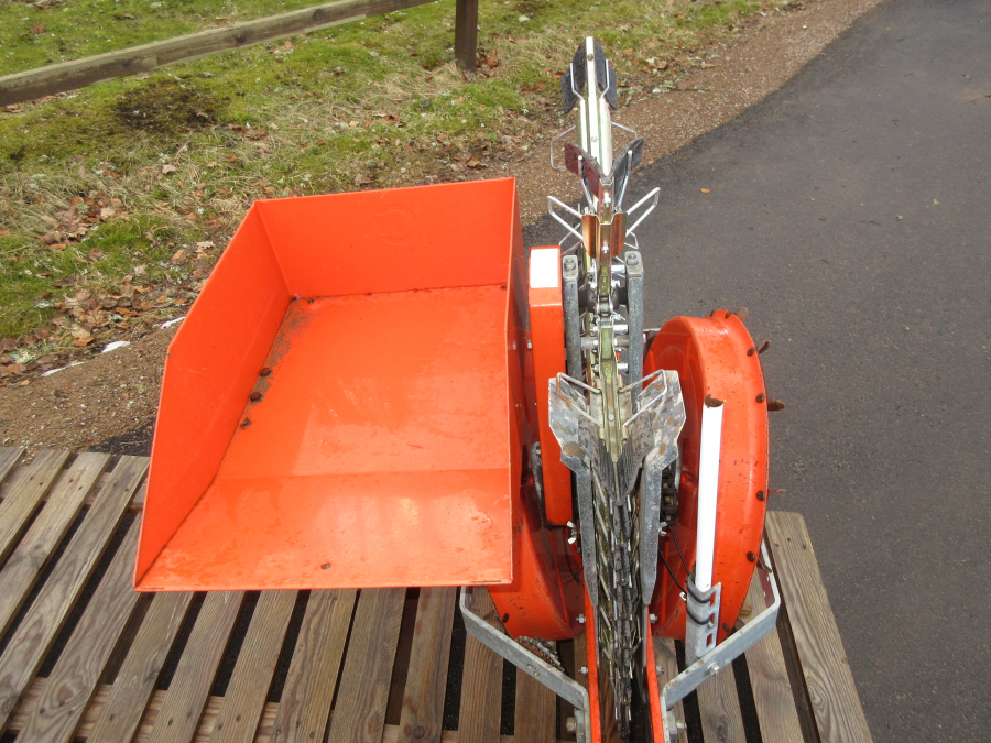 5385 Checchi & Magli Fox leek transplanter