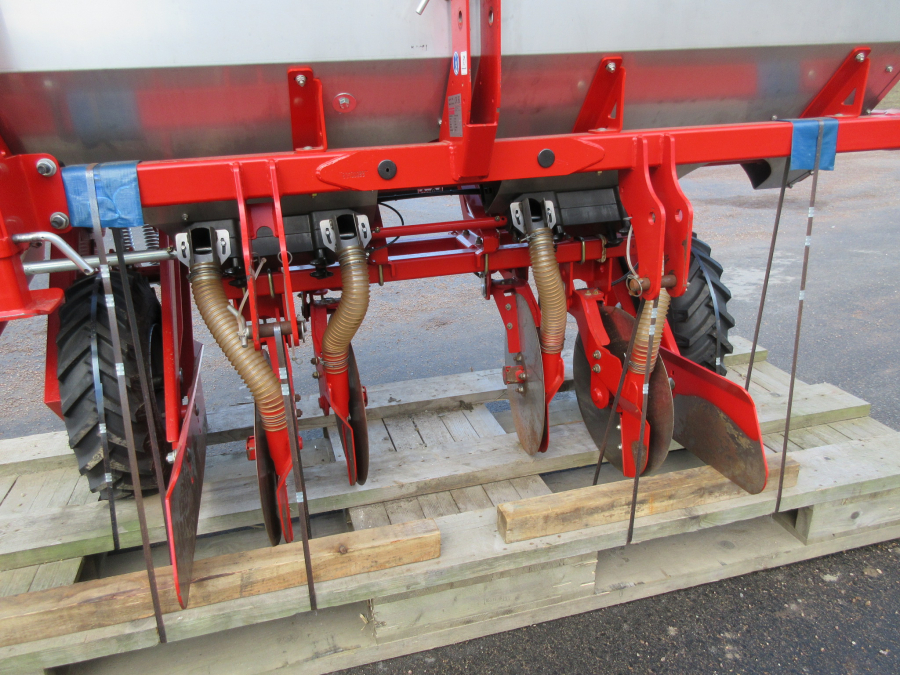 5387 Grimme FA200 front fertilizer unit