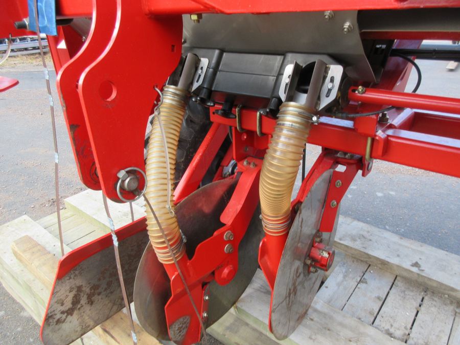 5387 Grimme FA200 front fertilizer unit