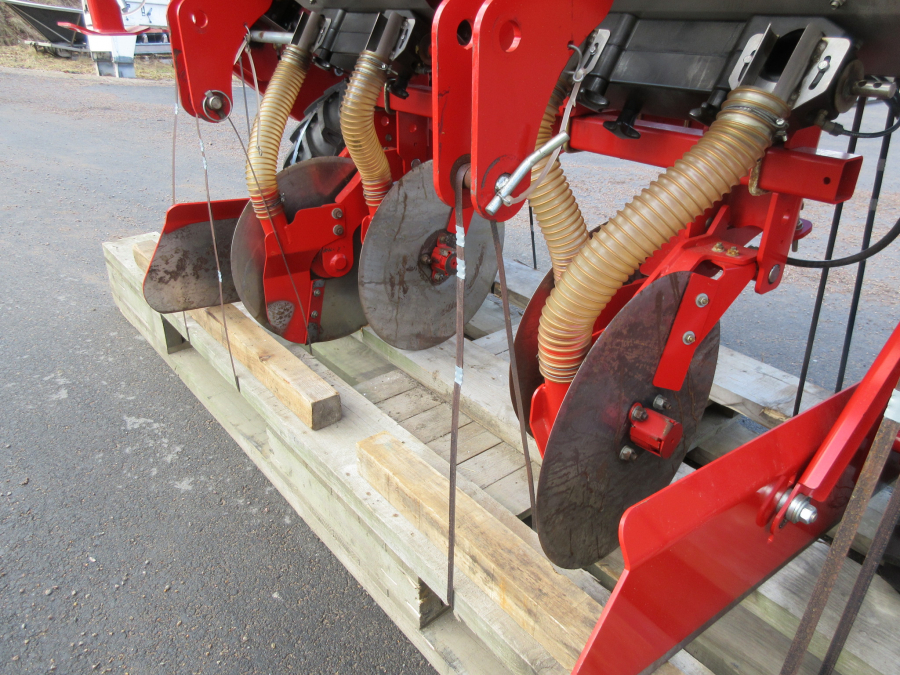 5387 Grimme FA200 front fertilizer unit