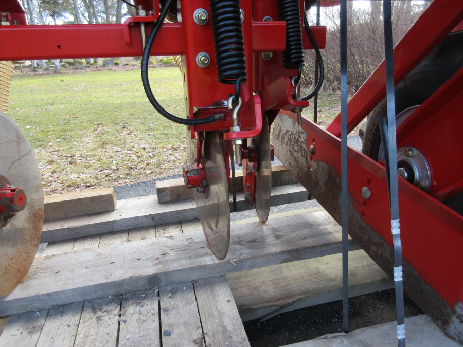5387 Grimme FA200 front fertilizer unit