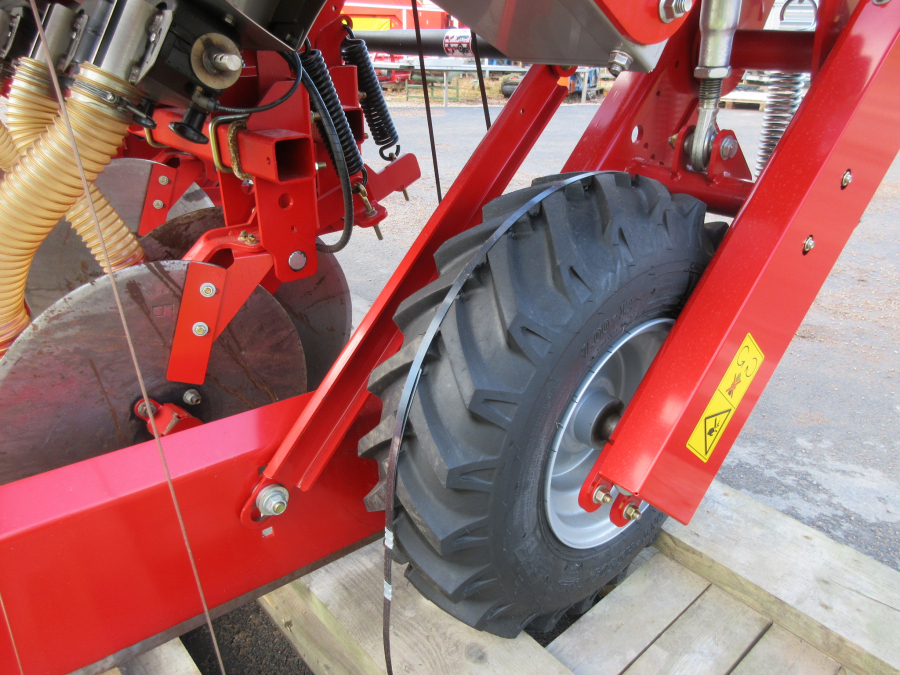 5387 Grimme FA200 front fertilizer unit