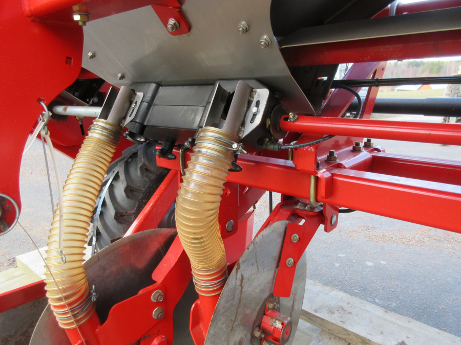 5387 Grimme FA200 front fertilizer unit