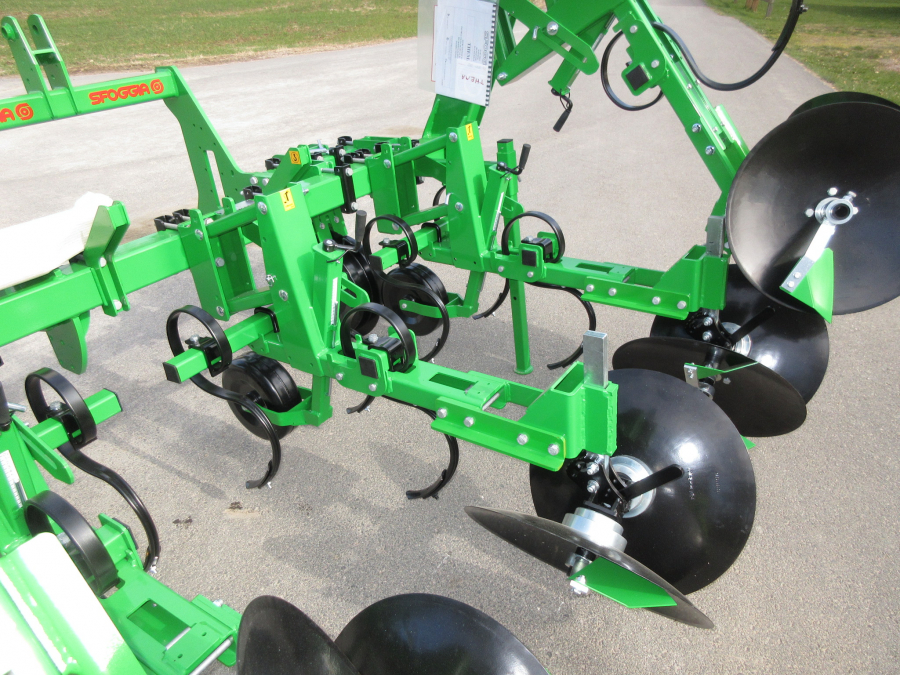 5430 Sfoggia disc ridger for potato 4 row