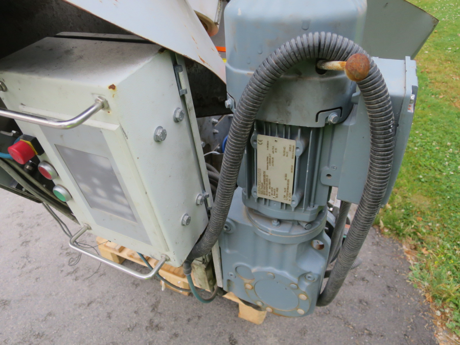 5444 Upmatic 3006 net clipper