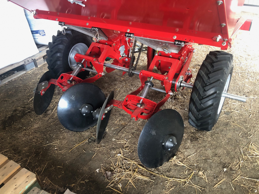 5458 Grimme GL32E potato planter